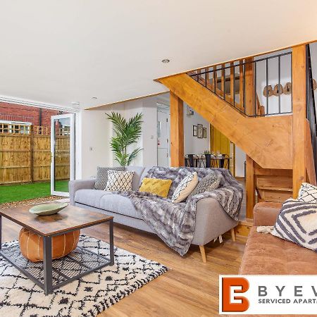 Byevo Oswestry Barn - Quirky Romantic Retreat Or Cosy Contractor Base מראה חיצוני תמונה