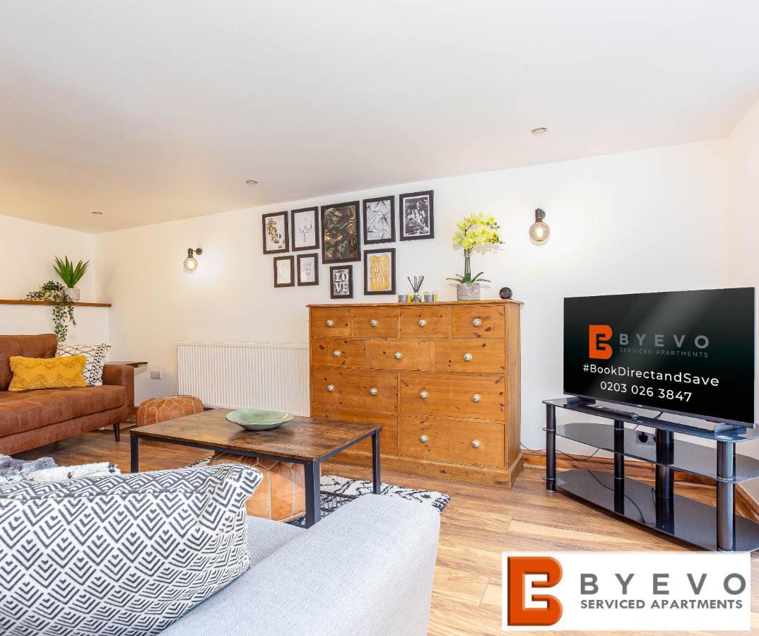 Byevo Oswestry Barn - Quirky Romantic Retreat Or Cosy Contractor Base מראה חיצוני תמונה