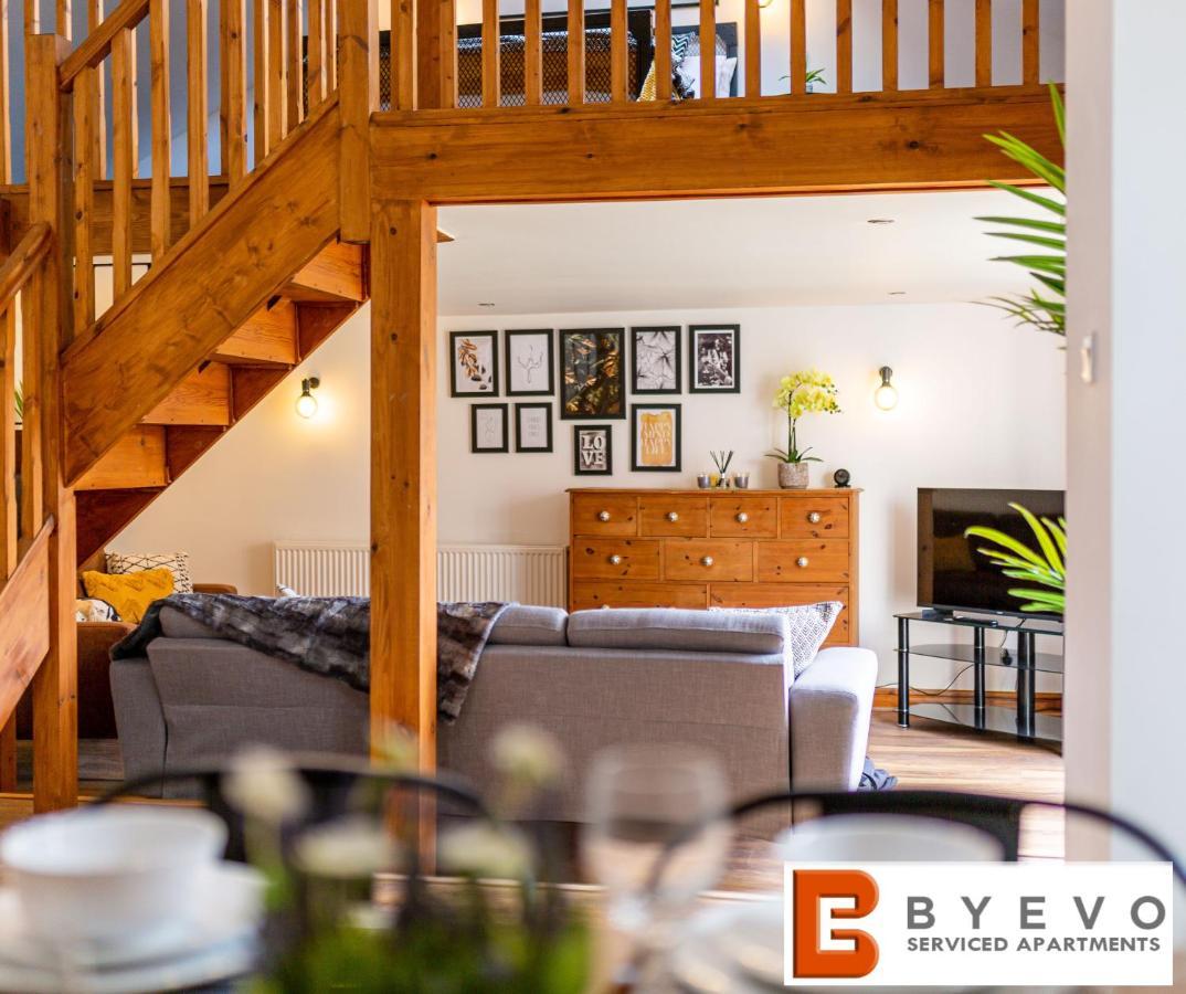 Byevo Oswestry Barn - Quirky Romantic Retreat Or Cosy Contractor Base מראה חיצוני תמונה
