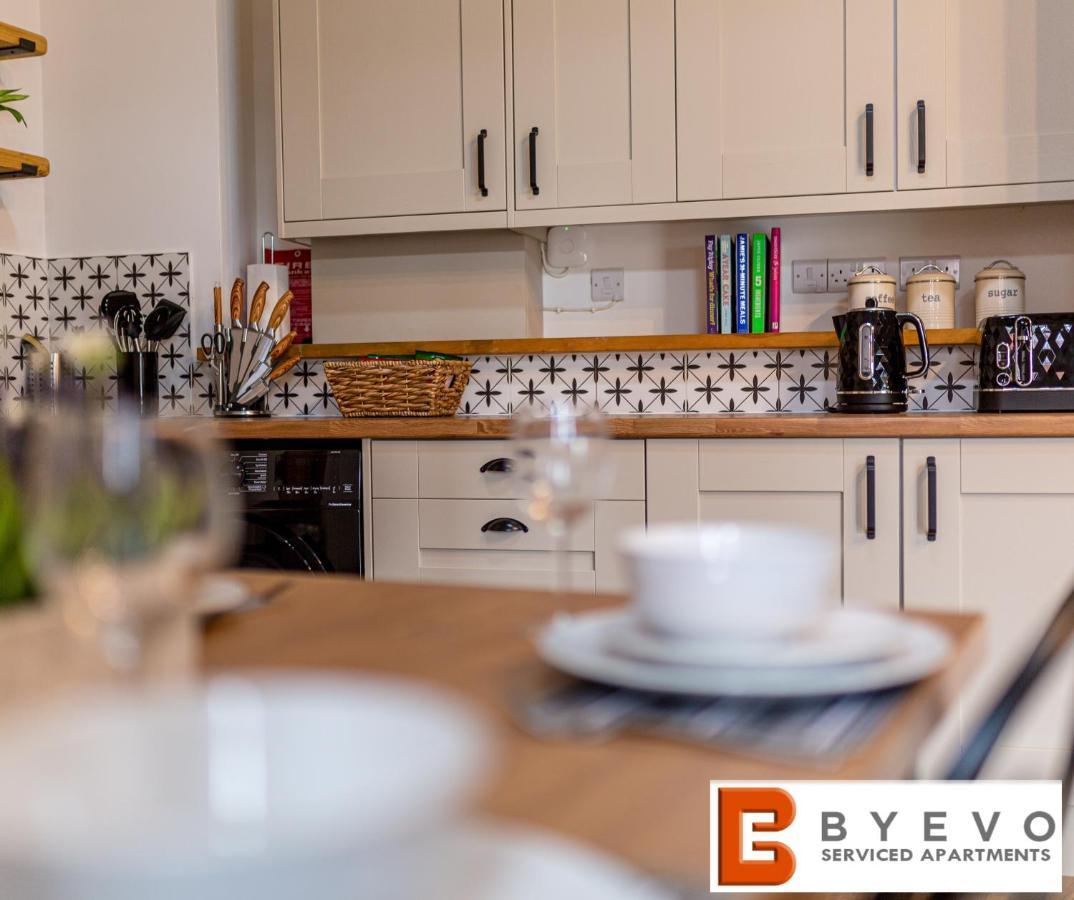 Byevo Oswestry Barn - Quirky Romantic Retreat Or Cosy Contractor Base מראה חיצוני תמונה