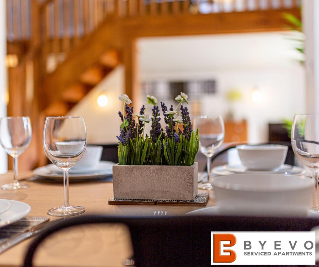 Byevo Oswestry Barn - Quirky Romantic Retreat Or Cosy Contractor Base מראה חיצוני תמונה